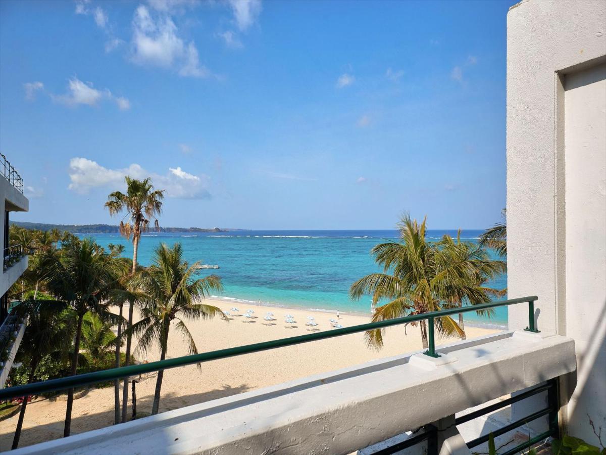 Palace In Moon Beach Onna Exterior photo