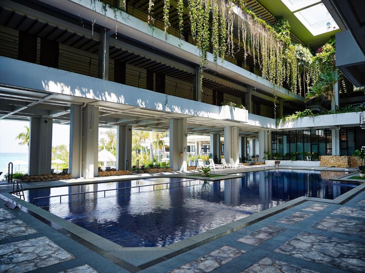 Palace In Moon Beach Onna Exterior photo