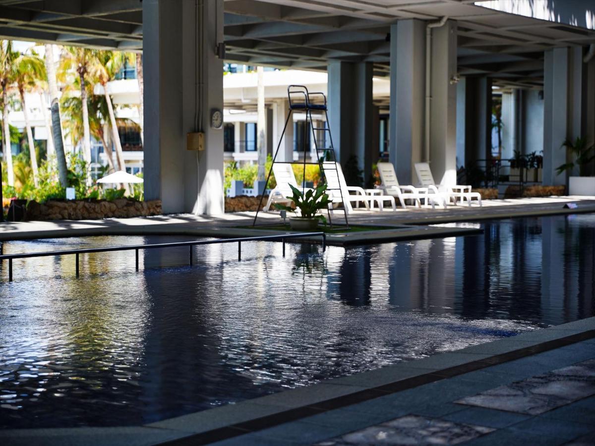 Palace In Moon Beach Onna Exterior photo